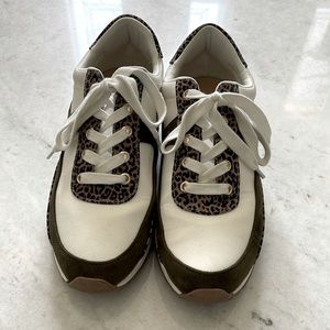 Womens casual sneaker shoes